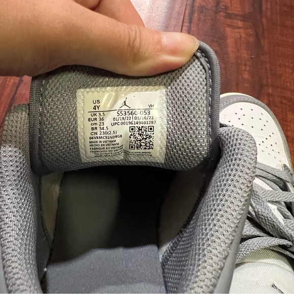 Grey Jordan 1 low - Picture 3 of 7